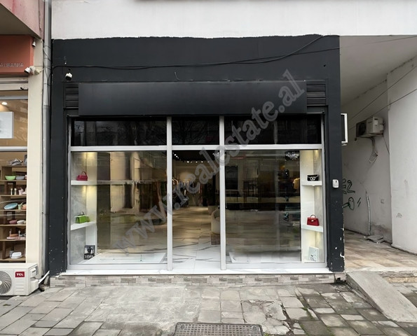 Dyqan per shitje prane Kristal Center ne Tirane